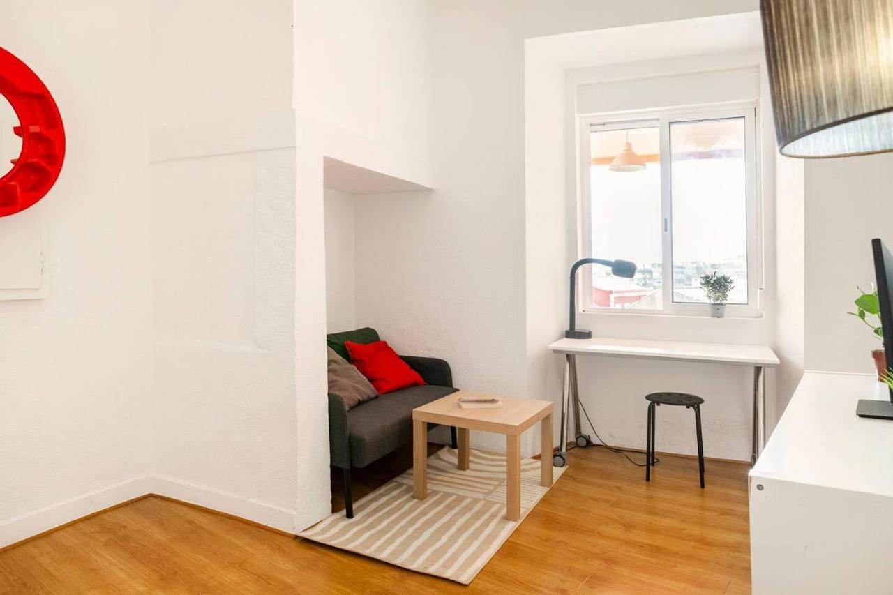 Relax In Lisbon For 4 People With Terrace And Parking Leilighet Eksteriør bilde
