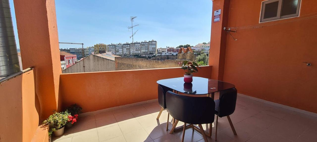 Relax In Lisbon For 4 People With Terrace And Parking Leilighet Eksteriør bilde
