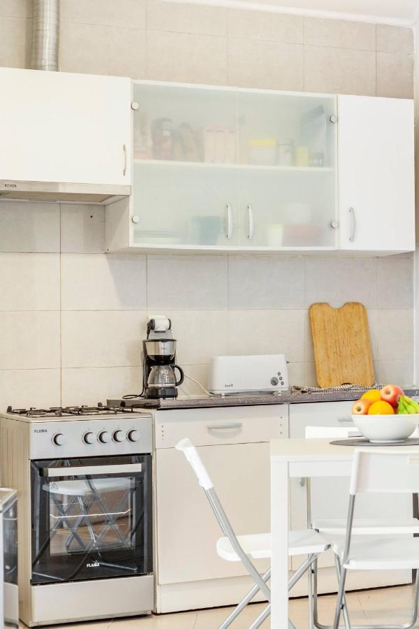 Relax In Lisbon For 4 People With Terrace And Parking Leilighet Eksteriør bilde